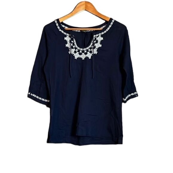 3 for $30! Eddie Bauer navy sheer embroidered tunic - Picture 1 of 11